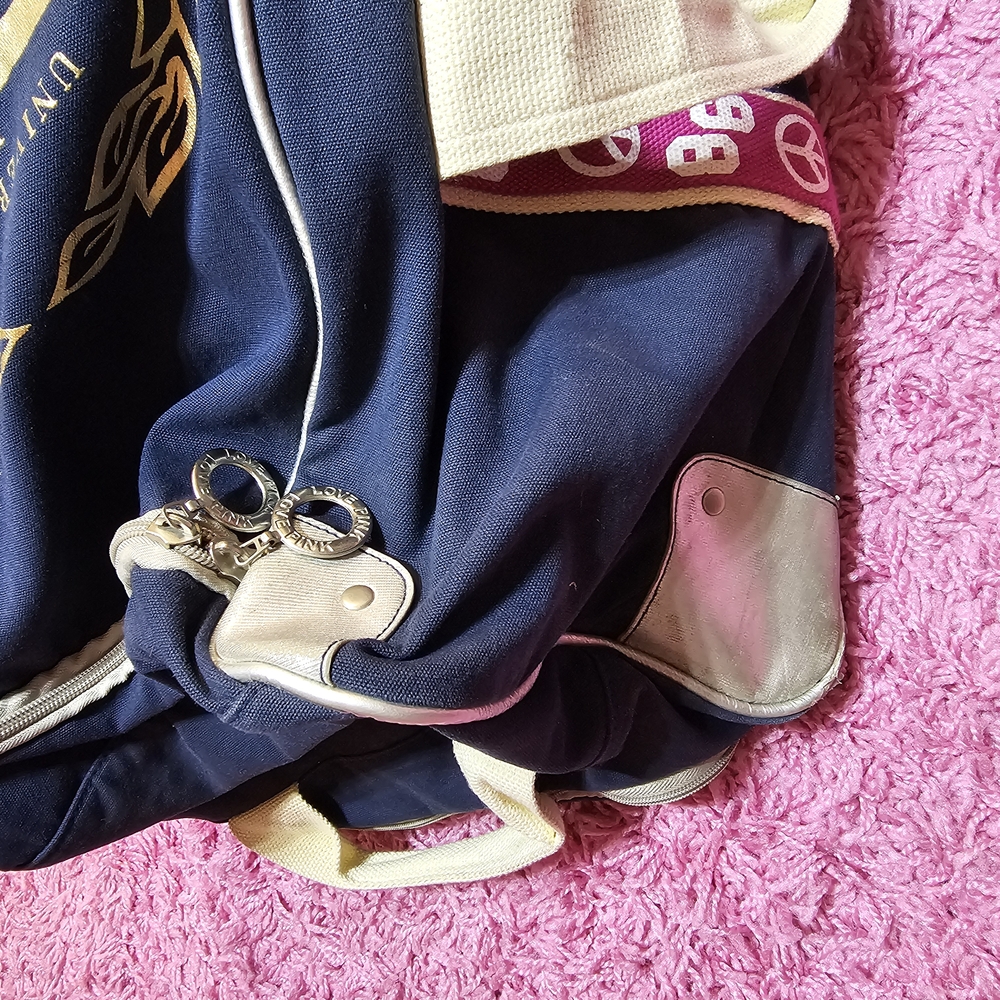PINK Victoria's Secret Vintage Rolling Duffle - Picture 7 of 10